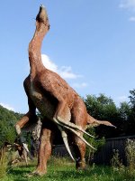450px-baltow_jurapark_therizinosaurus_cheloniformis.jpg